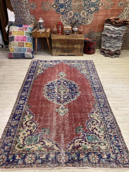 Demirci Distressed Vintage Rug, Handmade rug, wool, cotton & silk wool/weave, size 158 × 270 cm, from Hereke, SKU 10227