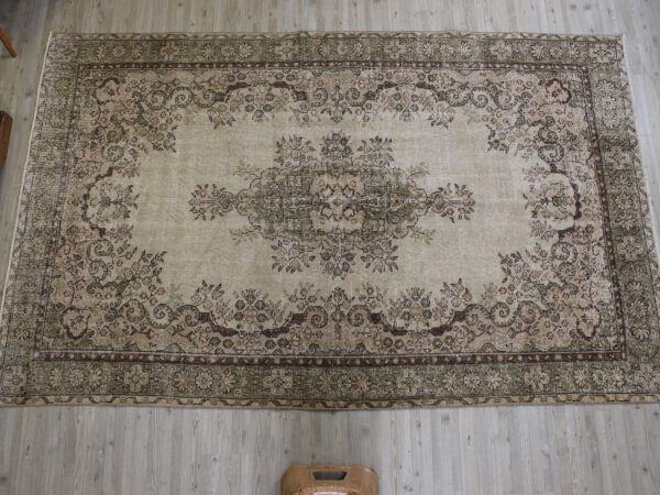 Vintage Rug - SKU 10547 - Detail View