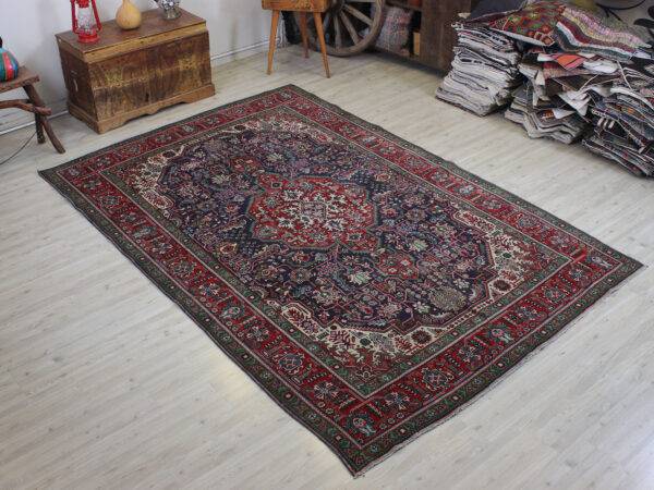 Vintage Hand-Woven Wool Rug, Handmade rug, wool wool/weave, size 194 × 290 cm, from Oushak, SKU 10557
