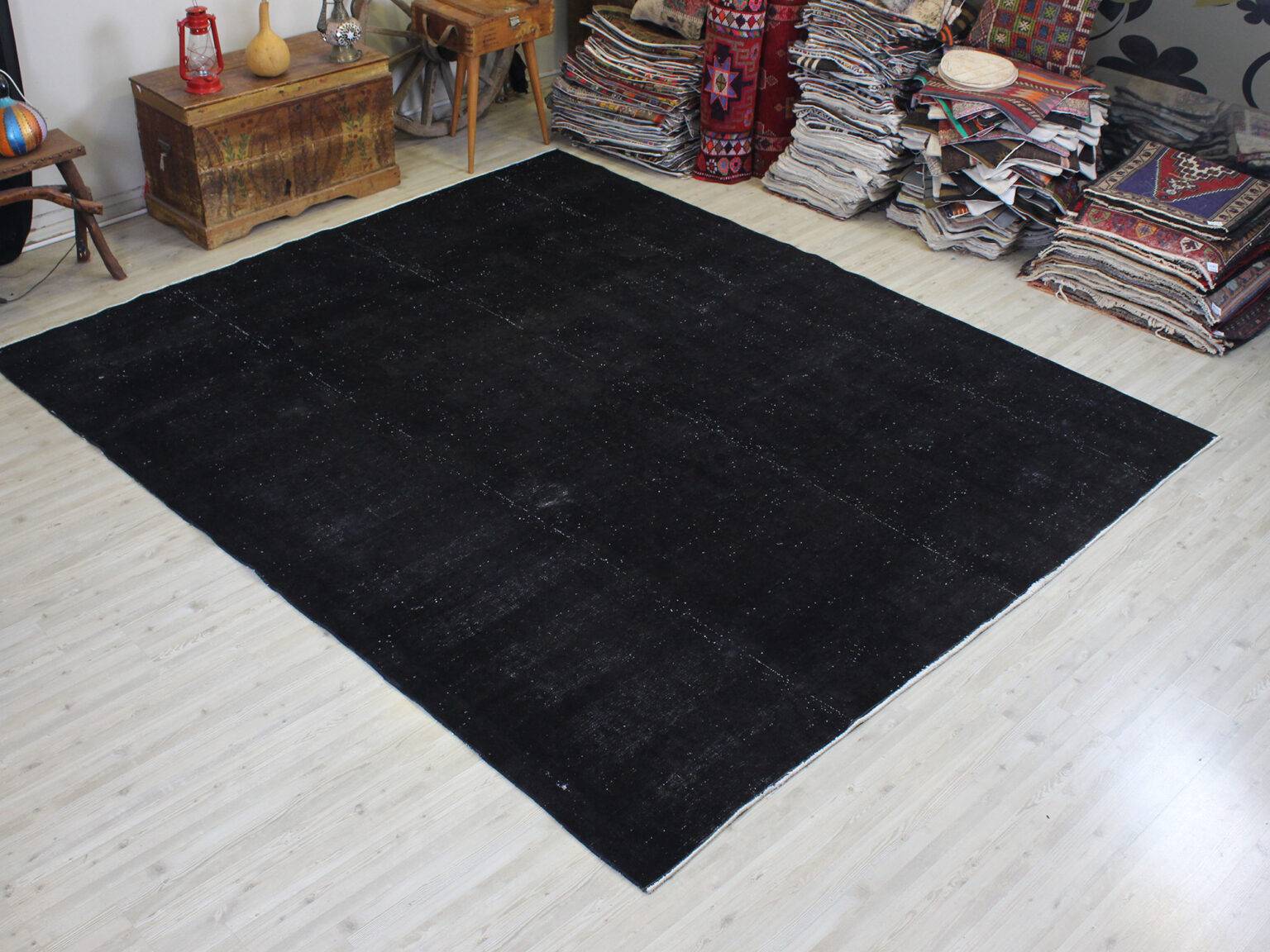 Distressed Hand-Woven Wool Vintage Rug, Handmade rug, wool & cotton wool/weave, size 255 × 303 cm, from Anatolia, SKU 10626