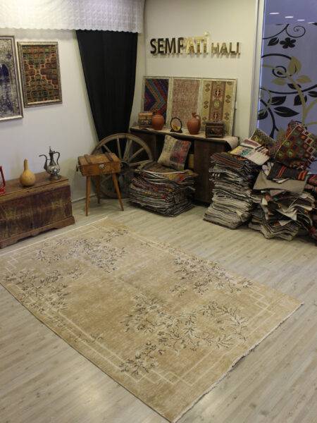 Handwoven Vintage Wool Rug - SKU 10641 - Detail View