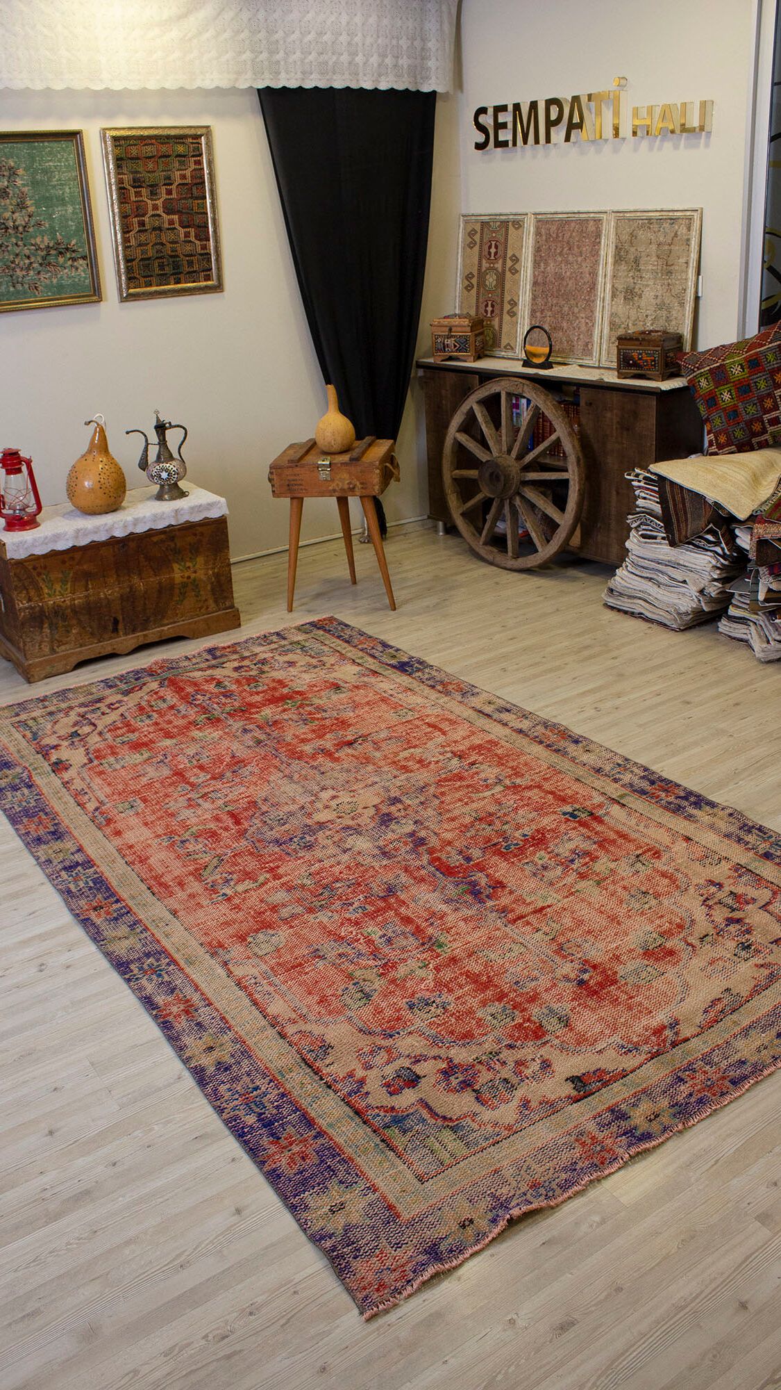 Traces of the Past Vintage Rug - SKU 10504 - Detail View