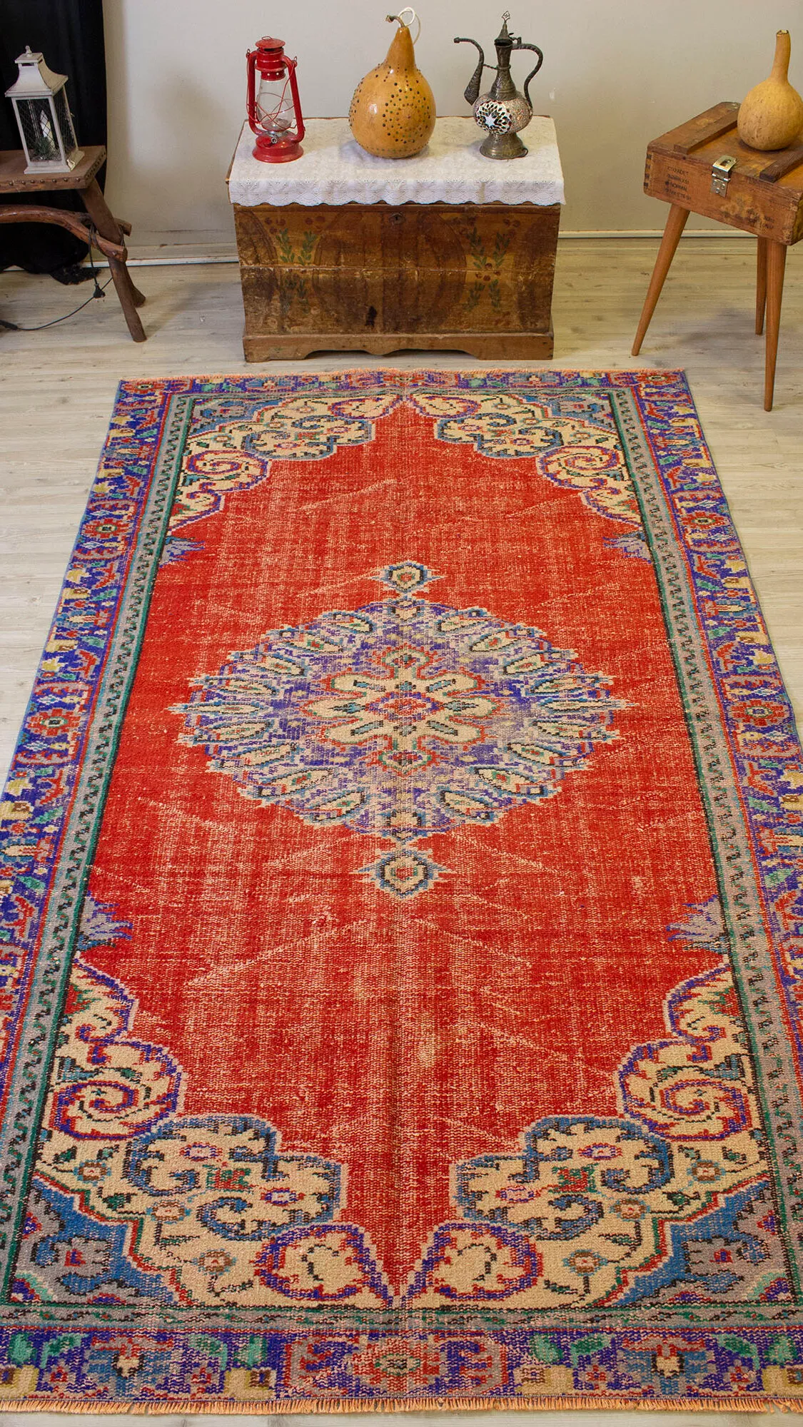 Hand-Woven Rug with Fine Craftsmanship, Handmade rug, wool wool/weave, size 164 × 266 cm, from Ladik, SKU 10505