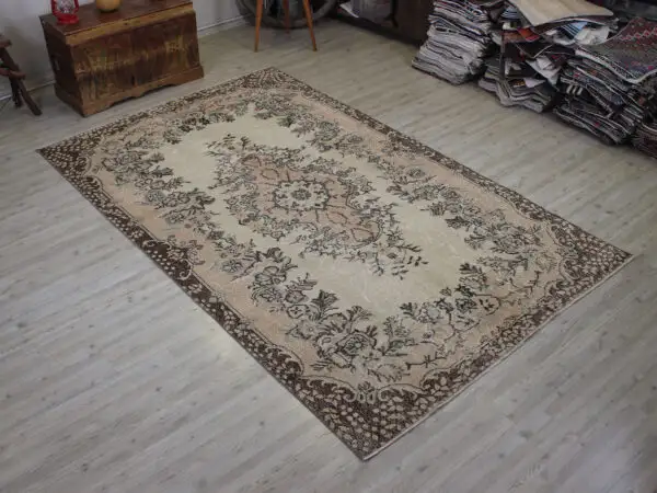 Vintage Handmade Wool Rug, Handmade rug, silk wool/weave, size 172 × 285 cm, from Anatolia, SKU 10541