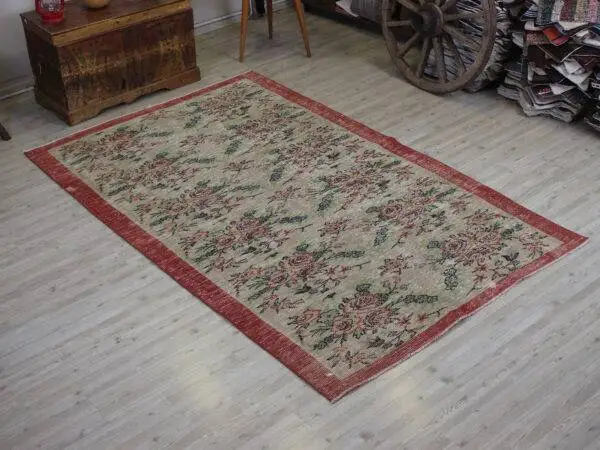 Vintage Wool Hand-Knotted Rug - SKU 10549 - Detail View