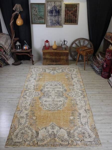 Vintage-Style Wool Rug - SKU 10615 - Detail View