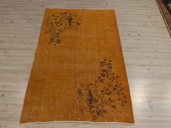 Hand-Knotted Distressed Wool Rug - SKU 10696 - Detail View