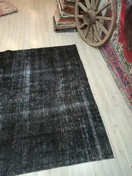 100% Handwoven Vintage Rug 10818 (Replica) - SKU 10818-819 - Detail View