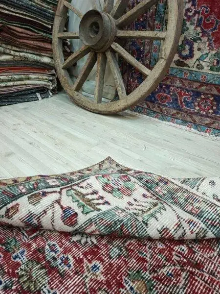 100% Wool Vintage Handwoven Rug - SKU 10821 - Detail View