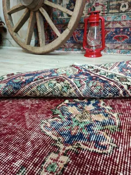 100% Handwoven Vintage Rug - SKU 10843 - Detail View