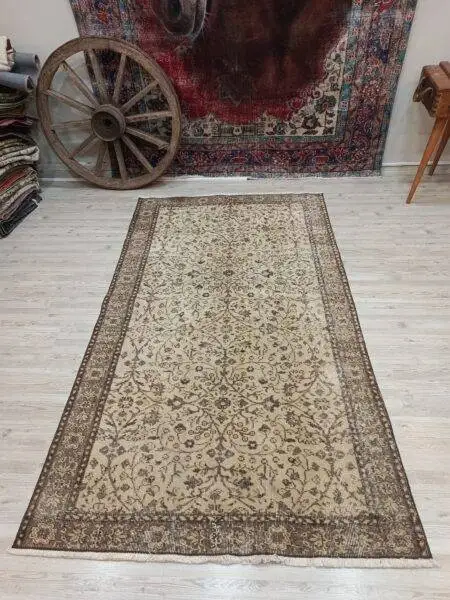 100% Wool Handwoven Vintage Rug - SKU 10845 - Detail View