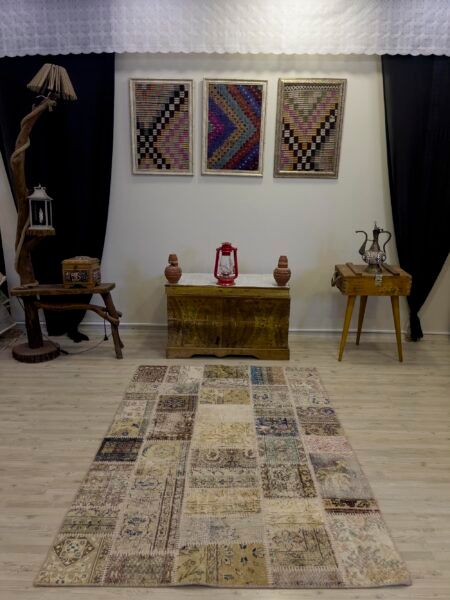 Handmade Patchwork Elegant Design Rug - SKU 4004 - Detail View